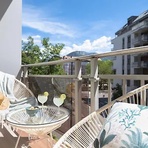 Bora Bora Free Parkplace Annecy